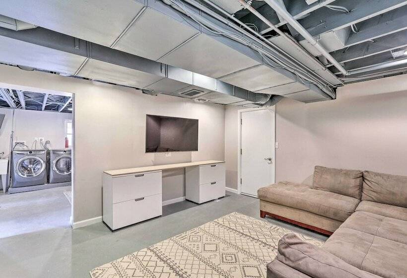 Bright & Spacious Cincinnati Retreat W/ Hot Tub!