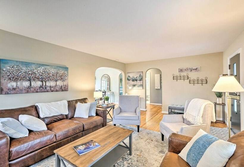 Bright & Spacious Cincinnati Retreat W/ Hot Tub!