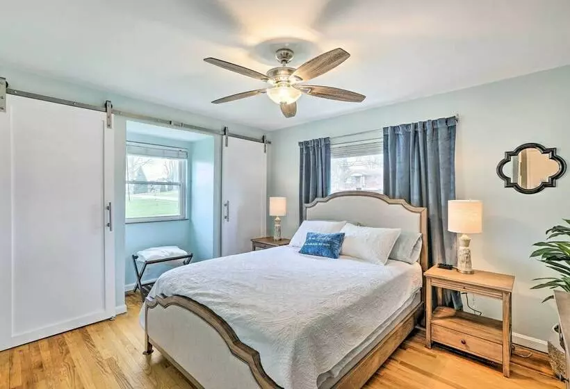 Bright & Spacious Cincinnati Retreat W/ Hot Tub!