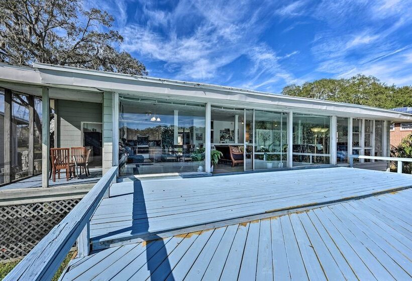 Brookside Waterfront Home W/ Kayaks & Deck!