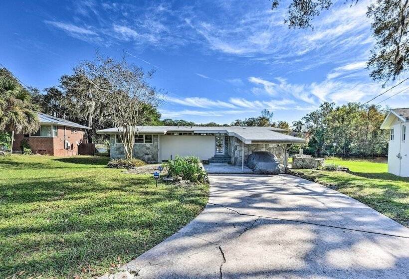 Brookside Waterfront Home W/ Kayaks & Deck!