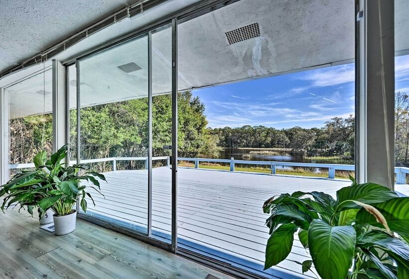 Brookside Waterfront Home W/ Kayaks & Deck!