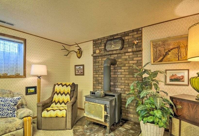 Bryce Canyon Area House W/ Mountain Views!