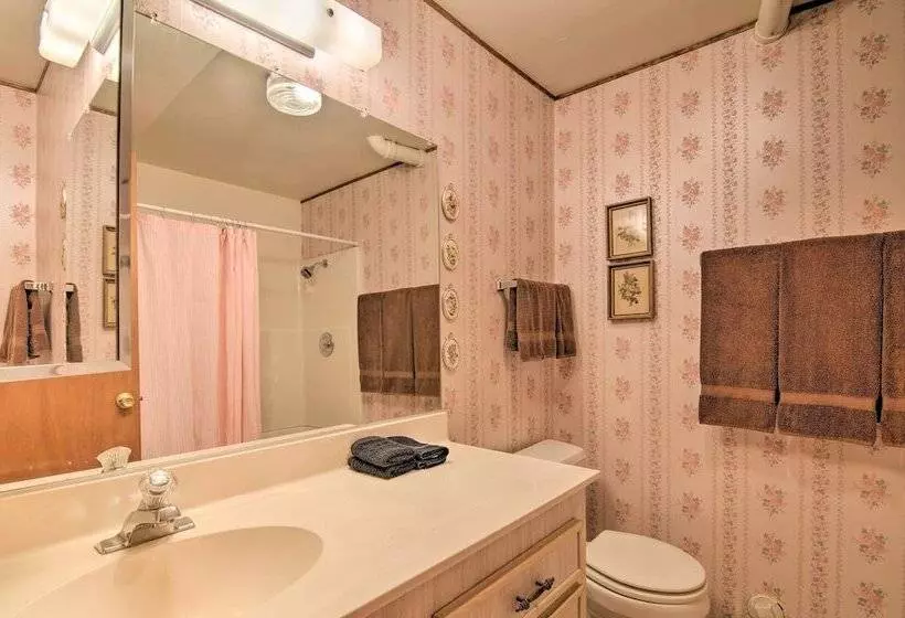 Bryce Canyon Area House W/ Mountain Views!