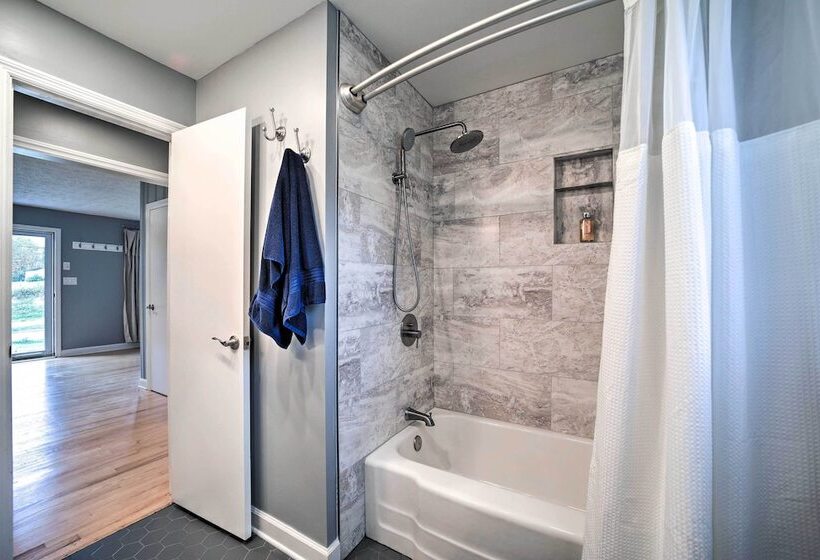 Home W/ Yard: 8 Mi To French Broad River Park