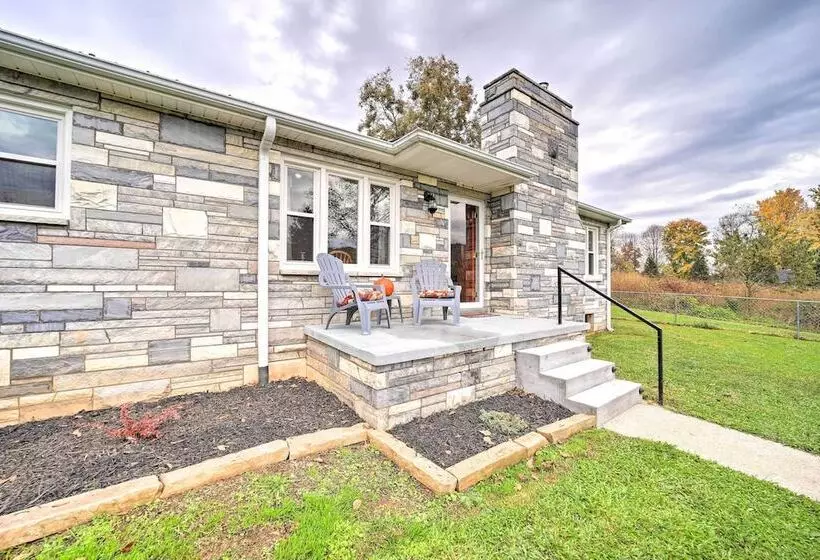 Home W/ Yard: 8 Mi To French Broad River Park