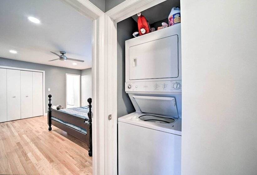 Home W/ Yard: 8 Mi To French Broad River Park