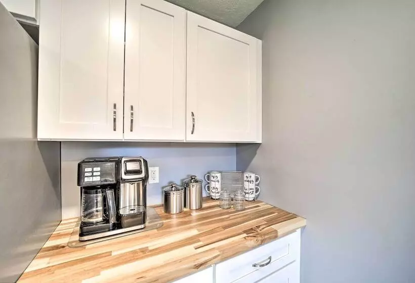 Home W/ Yard: 8 Mi To French Broad River Park