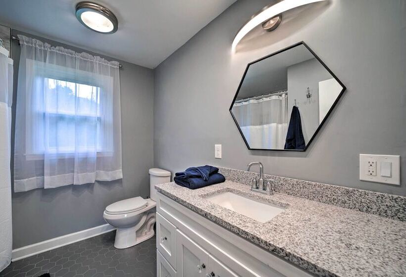 Home W/ Yard: 8 Mi To French Broad River Park