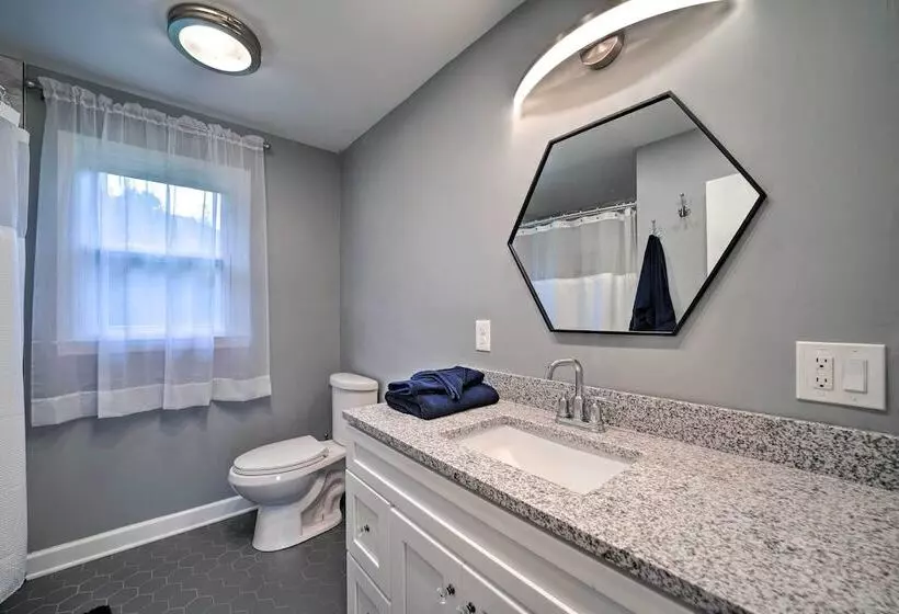 Home W/ Yard: 8 Mi To French Broad River Park