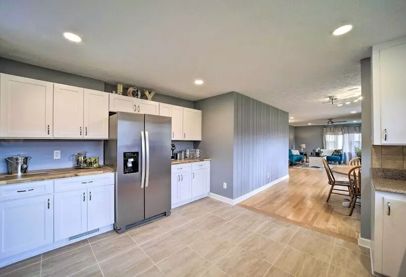 Home W/ Yard: 8 Mi To French Broad River Park