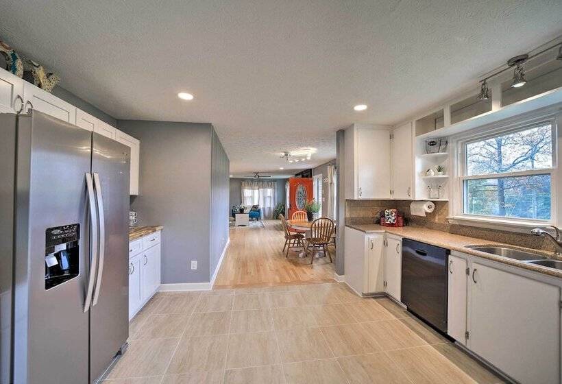 Home W/ Yard: 8 Mi To French Broad River Park