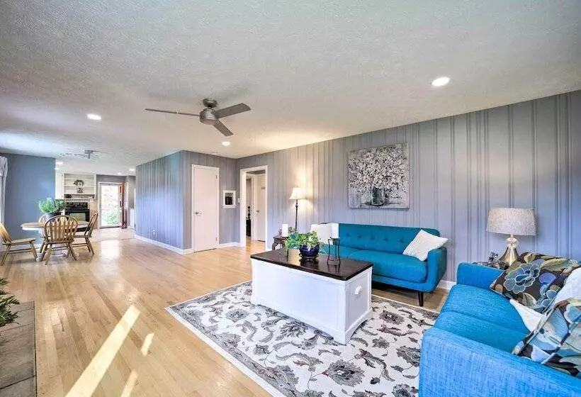 Home W/ Yard: 8 Mi To French Broad River Park