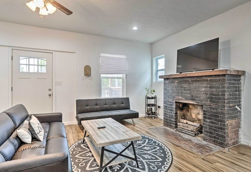 Charming Indianapolis Home ~ 4 Mi To Dtwn!