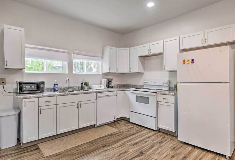 Charming Indianapolis Home ~ 4 Mi To Dtwn!