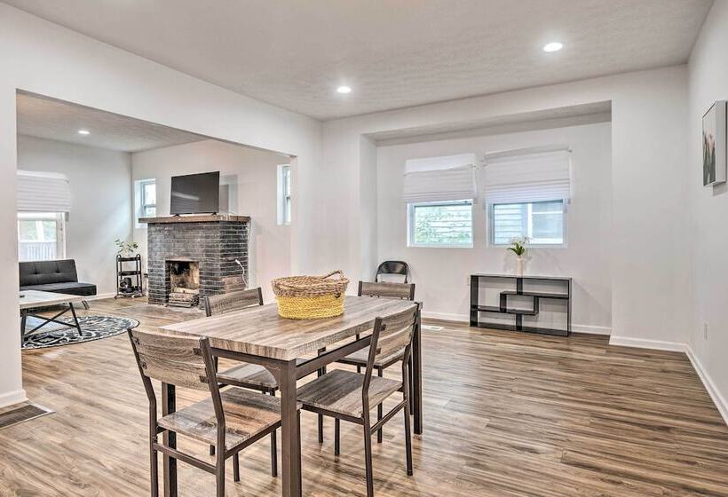 Charming Indianapolis Home ~ 4 Mi To Dtwn!