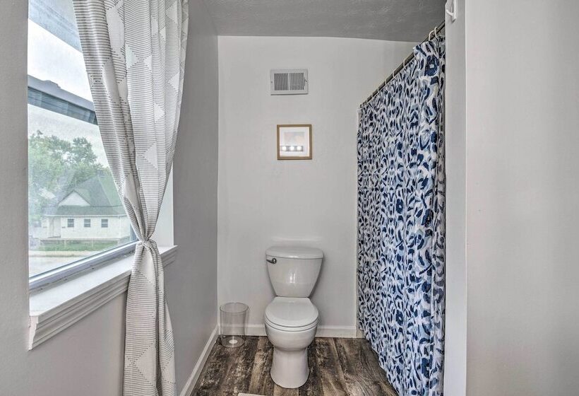 Charming Indianapolis Home ~ 4 Mi To Dtwn!