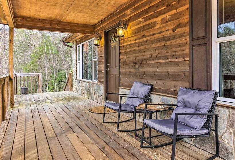 Fire Pit & Mtn Views: Charming Marion Cabin!