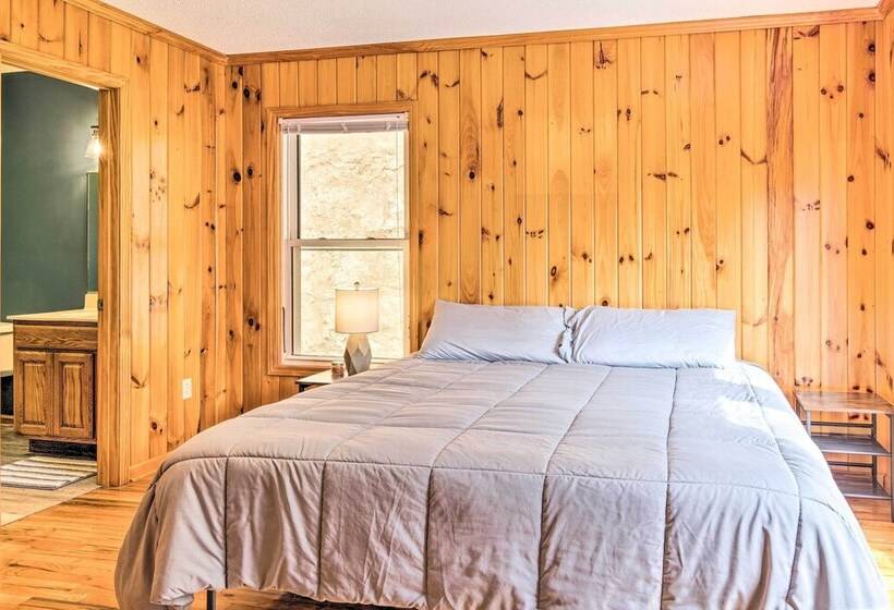 Fire Pit & Mtn Views: Charming Marion Cabin!