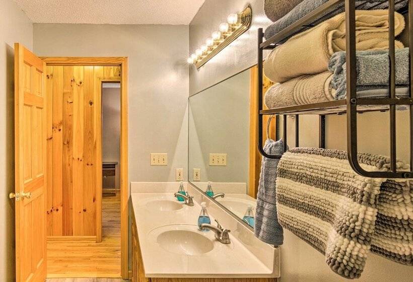 Fire Pit & Mtn Views: Charming Marion Cabin!