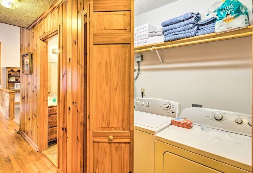 Fire Pit & Mtn Views: Charming Marion Cabin!