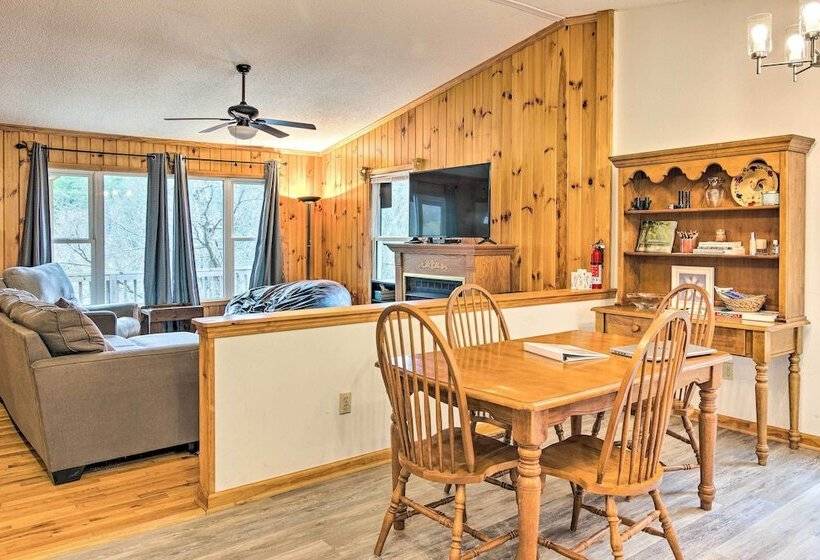 Fire Pit & Mtn Views: Charming Marion Cabin!