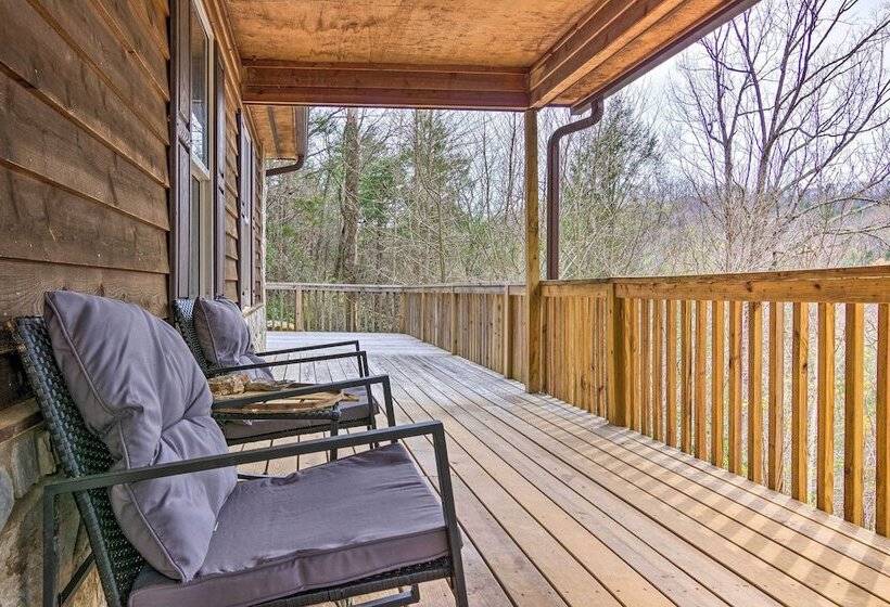 Fire Pit & Mtn Views: Charming Marion Cabin!