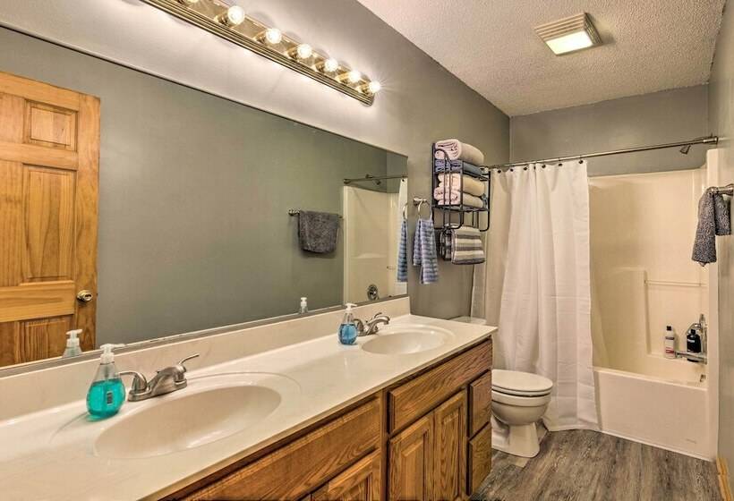 Fire Pit & Mtn Views: Charming Marion Cabin!