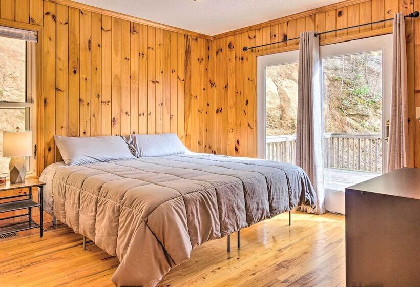 Fire Pit & Mtn Views: Charming Marion Cabin!