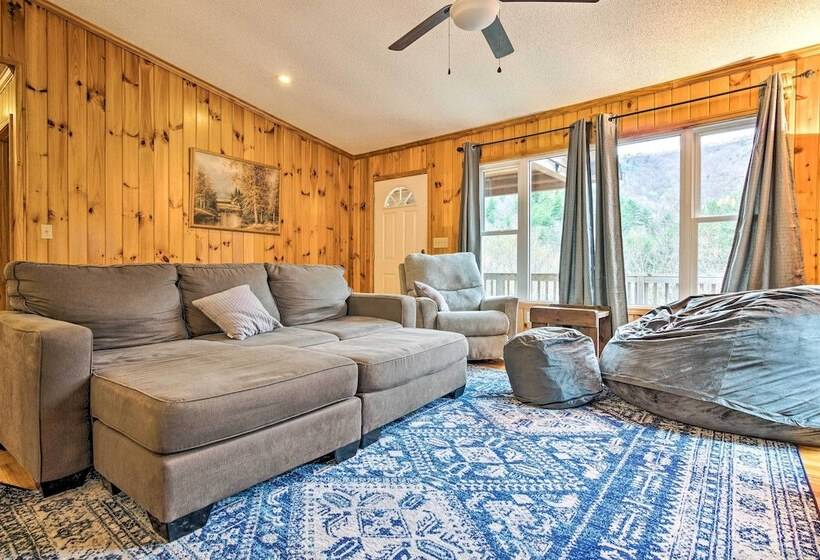 Fire Pit & Mtn Views: Charming Marion Cabin!