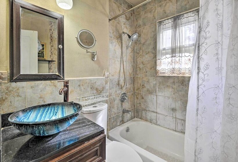 Charming New York Escape Near Central Park!