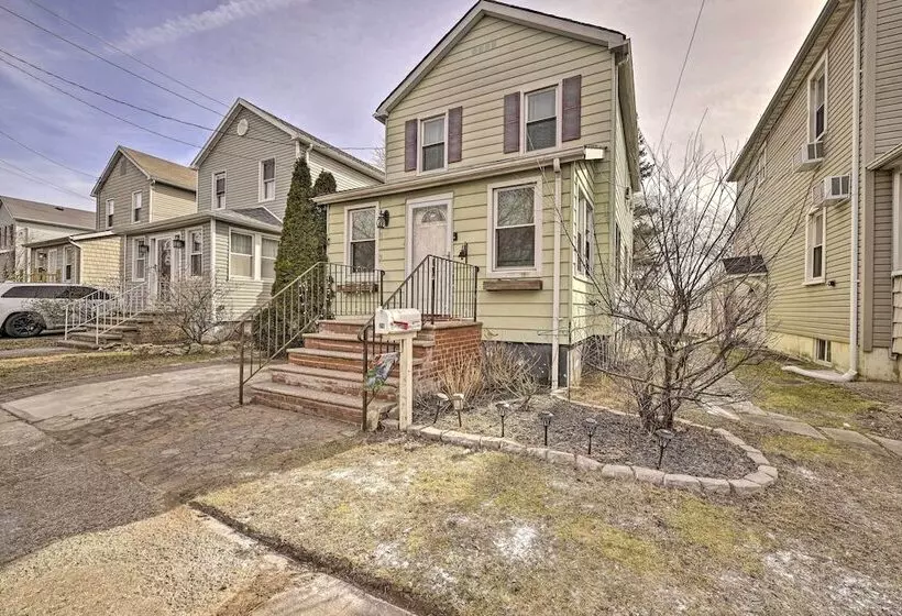 Charming New York Escape Near Central Park!