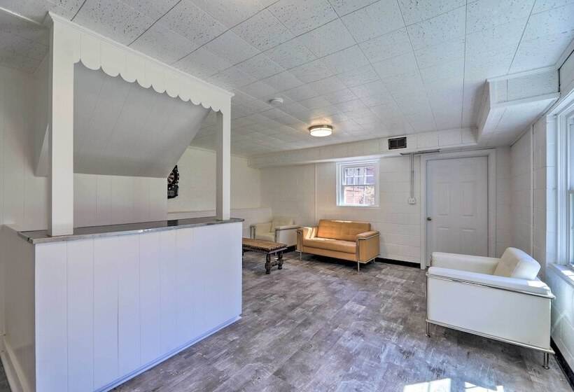 Convenient Jacksonville Home W/ Yard & Patio!