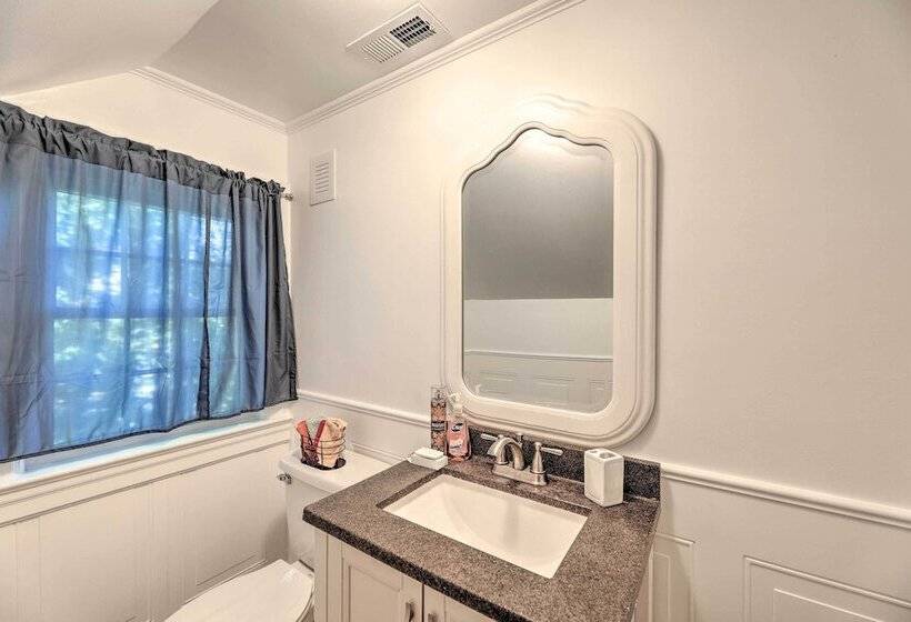 Convenient Jacksonville Home W/ Yard & Patio!