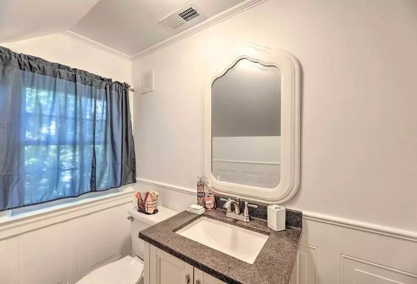 Convenient Jacksonville Home W/ Yard & Patio!