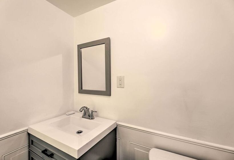 Convenient Jacksonville Home W/ Yard & Patio!