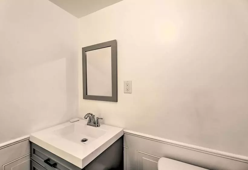 Convenient Jacksonville Home W/ Yard & Patio!