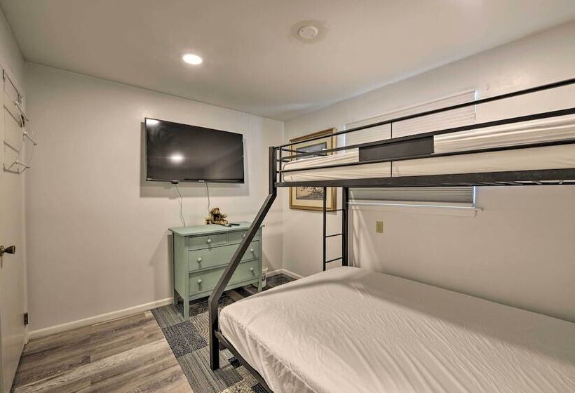 Cozy Cape May Escape Near Beaches & Golfing!