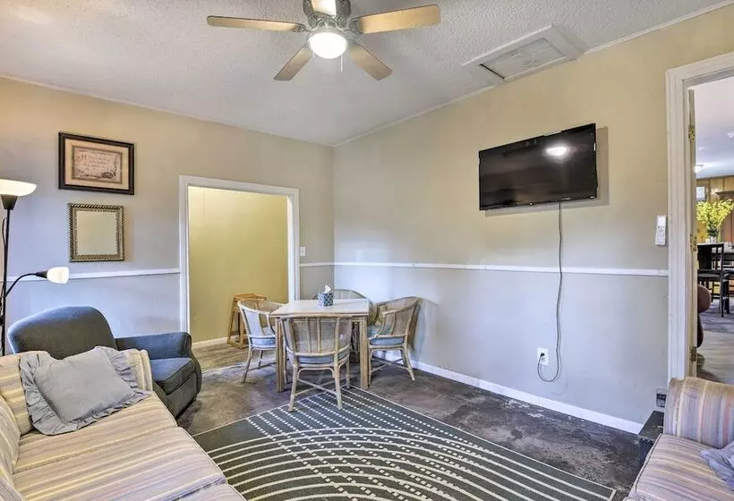 Cozy Graham Retreat ~ 3 Mi To Lake Eddleman!