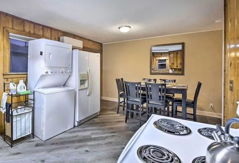 Cozy Graham Retreat ~ 3 Mi To Lake Eddleman!