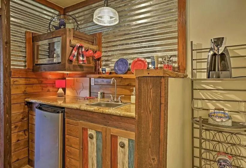 Custom  Texas Cabin  Studio   5 Min To Gruene Hall