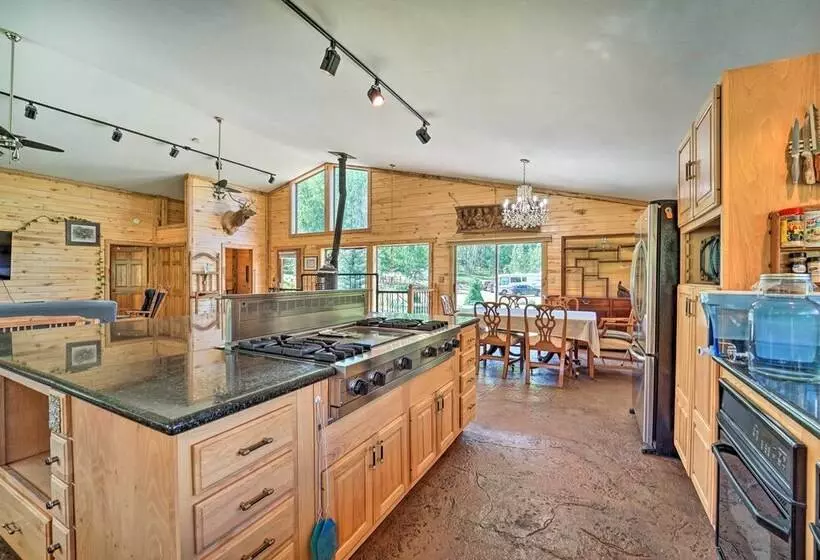 Direct Hiking Access: Riverfront Dolores Home!