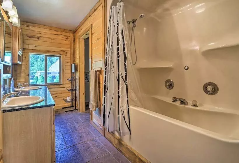 Direct Hiking Access: Riverfront Dolores Home!