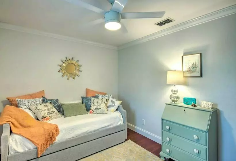 Elegant Cape Coral Home: Private Pool, Grill!