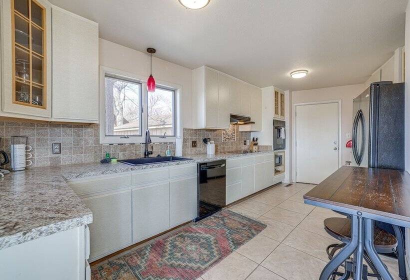 Eureka Springs Gem: 2 Decks, Mtn + Lake Views