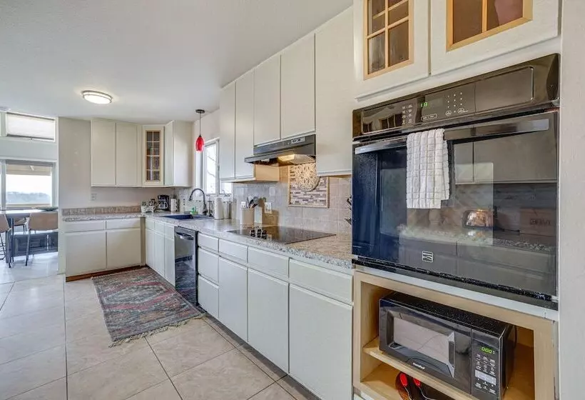 Eureka Springs Gem: 2 Decks, Mtn + Lake Views