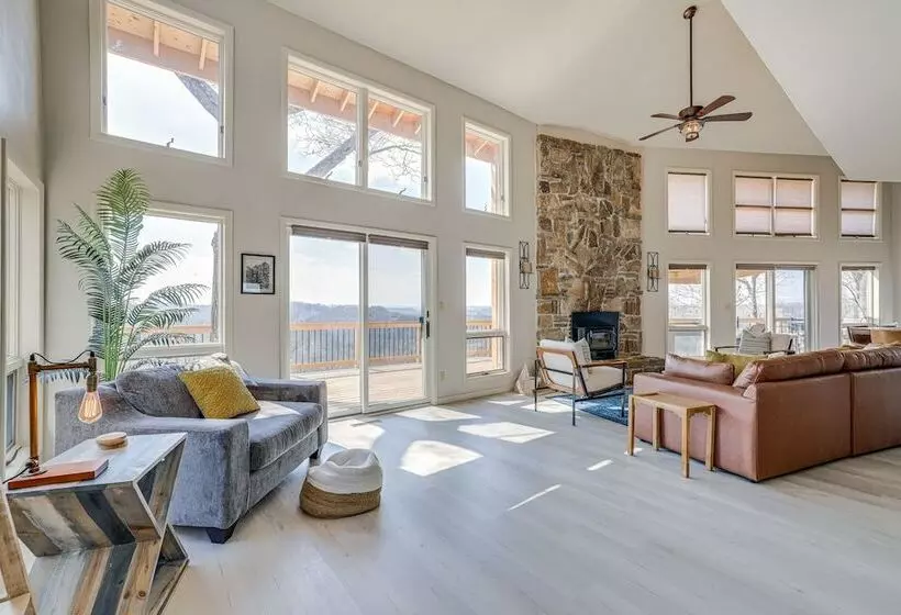 Eureka Springs Gem: 2 Decks, Mtn + Lake Views