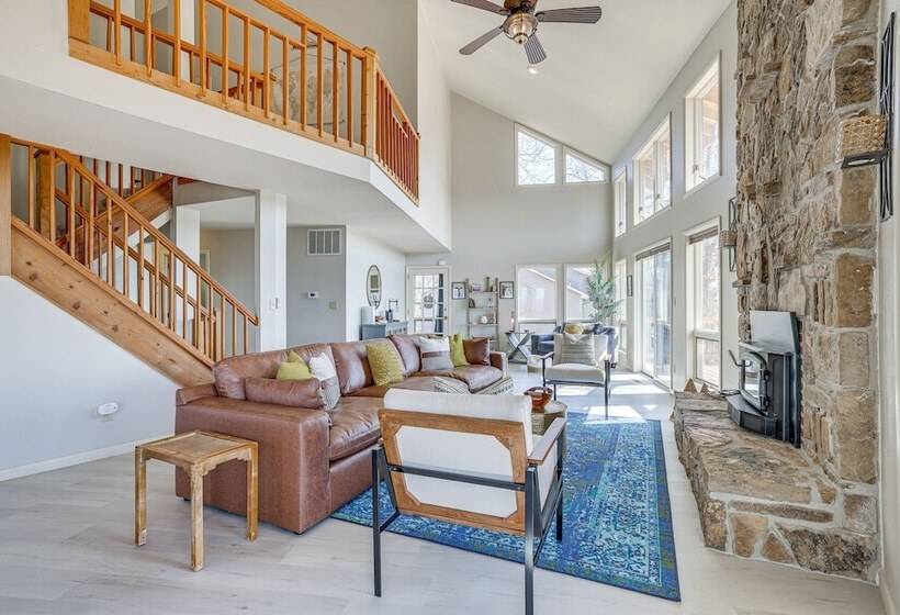 Eureka Springs Gem: 2 Decks, Mtn + Lake Views