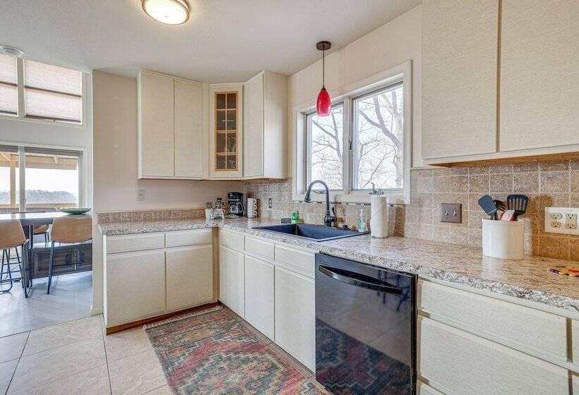 Eureka Springs Gem: 2 Decks, Mtn + Lake Views