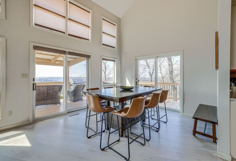 Eureka Springs Gem: 2 Decks, Mtn + Lake Views